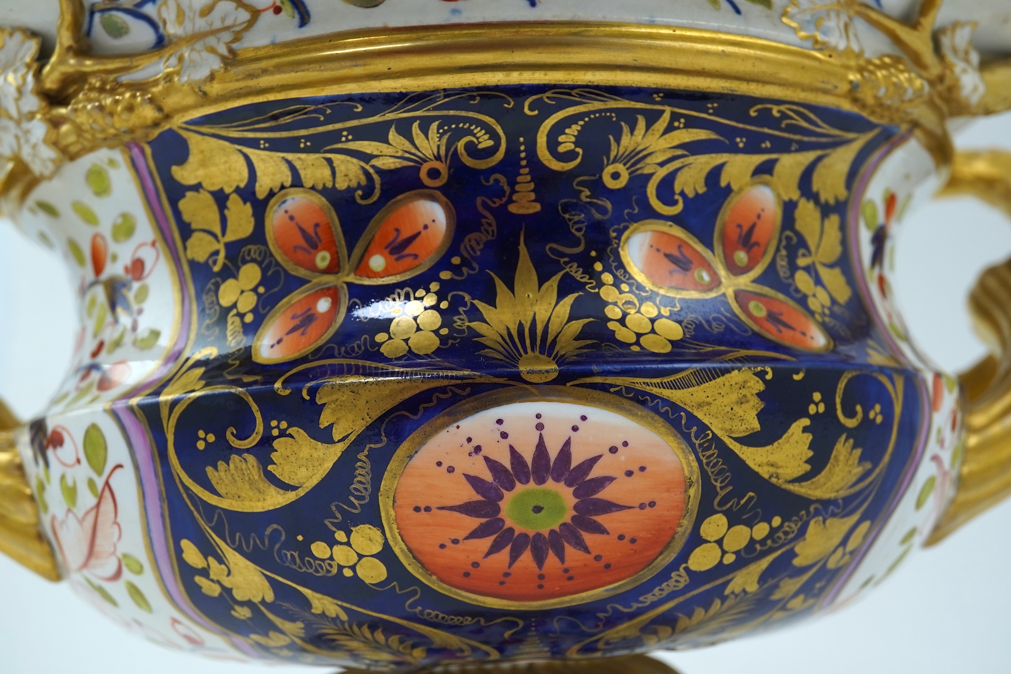 A large Bloor Derby Imari twin handled campana shaped urn, early 19th century